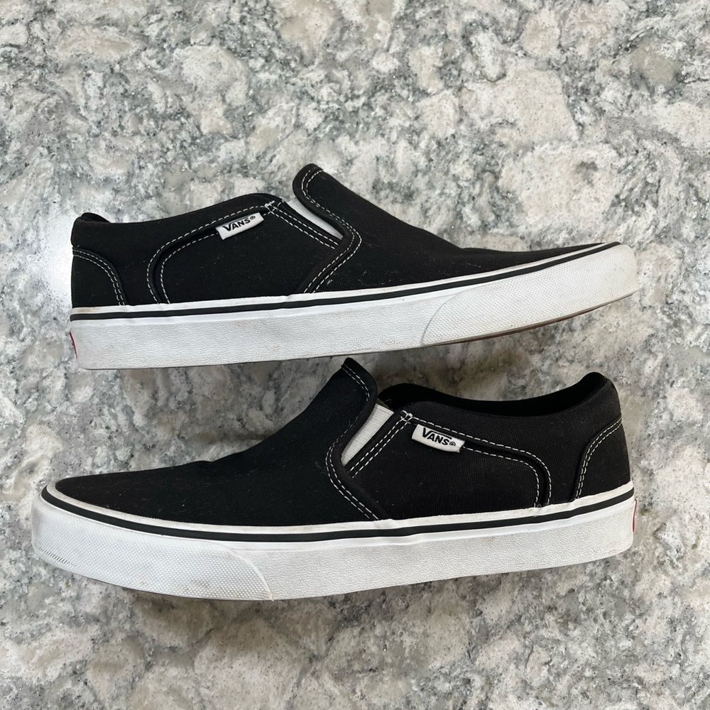 Vans Men’s Asher Black/White Slip On Size 9